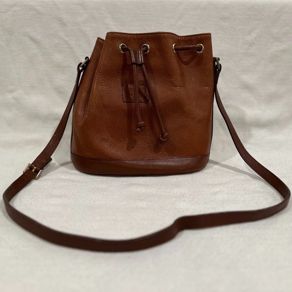Burberry leather bucket bag, crossbody - Picture 1 of 7